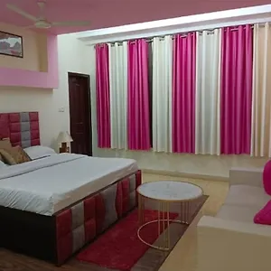 https://star-inn.hotelsdelhi.org